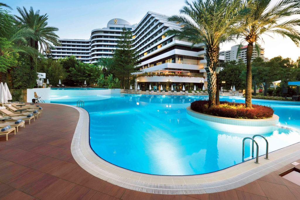 Pool - Rixos Dowtown Antalya - Medworld Clinic